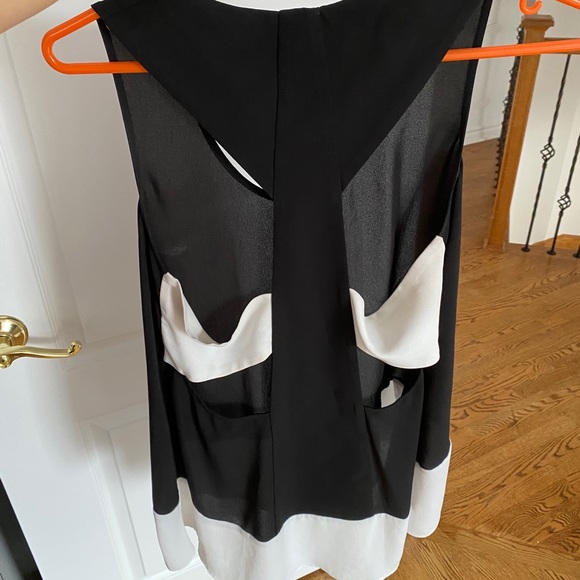 BCBG cami loose fit top 💗 - Picture 2 of 2